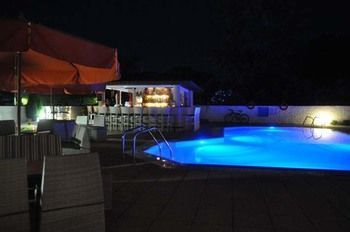 Sarti Plaza Hotel Ngoại thất bức ảnh